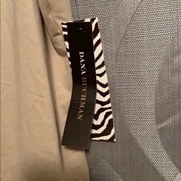 Women’s Top - Picture 3 of 3